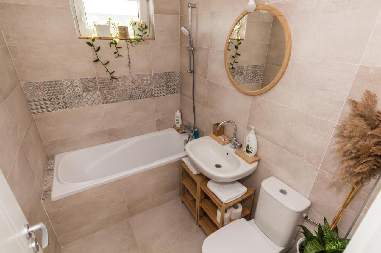 Apartamentul Cu Plante Etaj 4 Mangalia Esterno foto