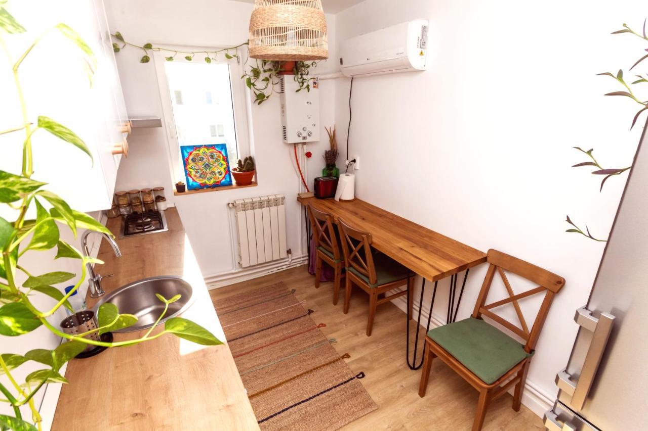Apartamentul Cu Plante Etaj 4 Mangalia Esterno foto
